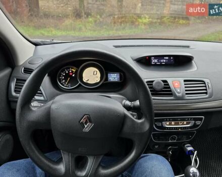 Сірий Рено Меган, об'ємом двигуна 1.6 л та пробігом 240 тис. км за 7000 $, фото 5 на Automoto.ua