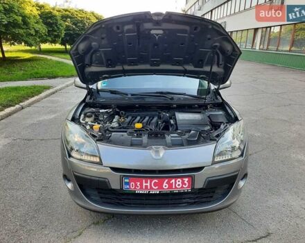 Серый Рено Меган, объемом двигателя 1.6 л и пробегом 194 тыс. км за 8100 $, фото 113 на Automoto.ua