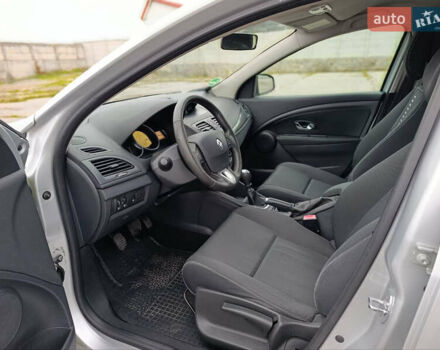 Сірий Рено Меган, об'ємом двигуна 1.5 л та пробігом 250 тис. км за 7500 $, фото 17 на Automoto.ua
