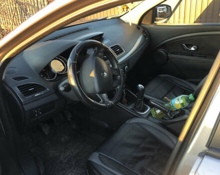 Серый Рено Меган, объемом двигателя 1.5 л и пробегом 420 тыс. км за 5900 $, фото 3 на Automoto.ua