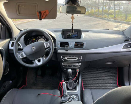 Серый Рено Меган, объемом двигателя 1.46 л и пробегом 203 тыс. км за 7400 $, фото 16 на Automoto.ua