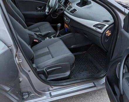 Сірий Рено Меган, об'ємом двигуна 1.87 л та пробігом 193 тис. км за 8400 $, фото 10 на Automoto.ua