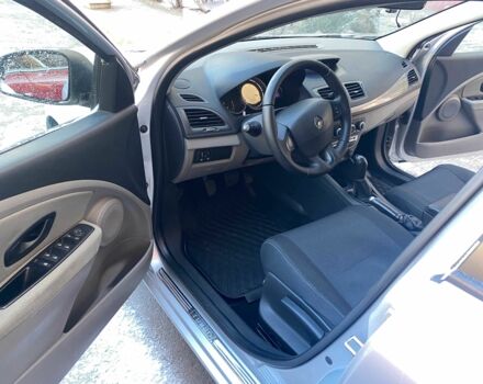 Серый Рено Меган, объемом двигателя 1.5 л и пробегом 260 тыс. км за 6999 $, фото 12 на Automoto.ua