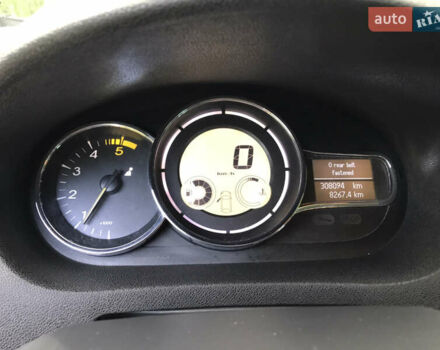 Рено Меган 2011 в Любаре на Automoto.ua Серый Рено Меган, объемом двигателя 1.46 л и пробегом 308 тыс. км за 6800 $, фото 37 на Automoto.ua