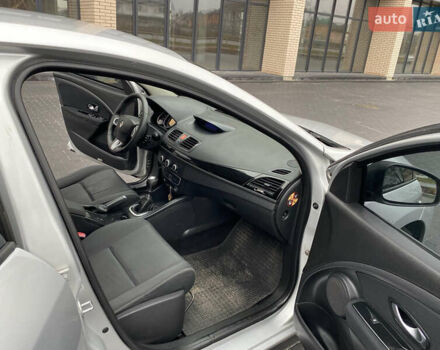 Сірий Рено Меган, об'ємом двигуна 1.46 л та пробігом 239 тис. км за 6600 $, фото 9 на Automoto.ua