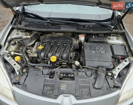 Сірий Рено Меган, об'ємом двигуна 1.6 л та пробігом 240 тис. км за 7000 $, фото 4 на Automoto.ua