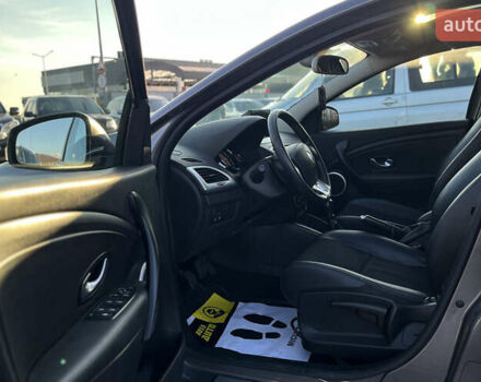 Сірий Рено Меган, об'ємом двигуна 1.46 л та пробігом 208 тис. км за 7800 $, фото 17 на Automoto.ua