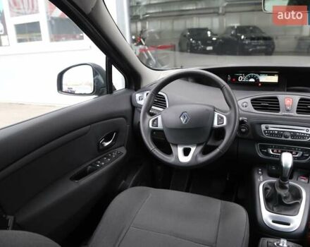 Серый Рено Меган, объемом двигателя 1.46 л и пробегом 176 тыс. км за 8300 $, фото 13 на Automoto.ua