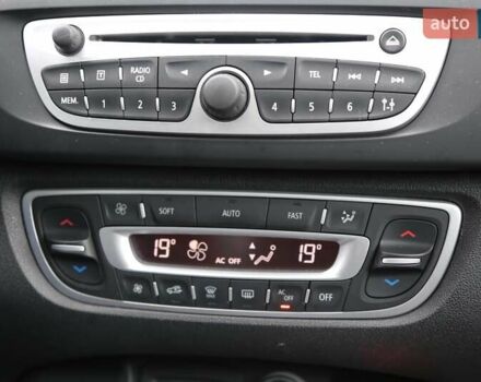 Серый Рено Меган, объемом двигателя 1.46 л и пробегом 176 тыс. км за 8300 $, фото 18 на Automoto.ua