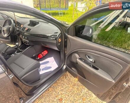 Рено Меган 2011 в Косове на Automoto.ua Серый Рено Меган, объемом двигателя 1.46 л и пробегом 254 тыс. км за 6999 $, фото 32 на Automoto.ua