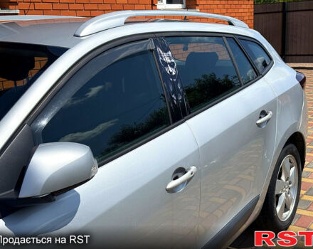 Рено Меган 2011 в Нежине на Automoto.ua Серый Рено Меган, объемом двигателя 1.4 л и пробегом 224 тыс. км за 7800 $, фото 4 на Automoto.ua