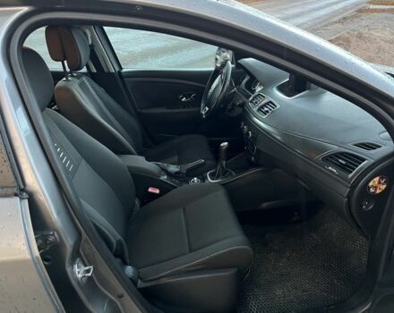 Серый Рено Меган, объемом двигателя 1.5 л и пробегом 200 тыс. км за 5650 $, фото 5 на Automoto.ua