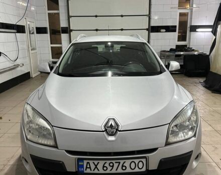 Рено Меган 2011 в Лозовой на Automoto.ua Серый Рено Меган, объемом двигателя 0 л и пробегом 277 тыс. км за 5500 $, фото 4 на Automoto.ua