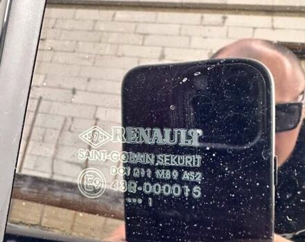 Рено Меган 2011 в Косове на Automoto.ua Серый Рено Меган, объемом двигателя 1.46 л и пробегом 254 тыс. км за 6999 $, фото 35 на Automoto.ua