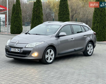 Серый Рено Меган, объемом двигателя 1.46 л и пробегом 220 тыс. км за 7900 $, фото 2 на Automoto.ua