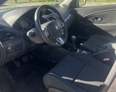 Сірий Рено Меган, об'ємом двигуна 1.5 л та пробігом 184 тис. км за 7100 $, фото 12 на Automoto.ua