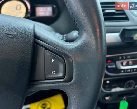 Серый Рено Меган, объемом двигателя 1.5 л и пробегом 234 тыс. км за 7500 $, фото 17 на Automoto.ua