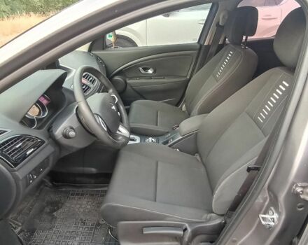 Серый Рено Меган, объемом двигателя 0 л и пробегом 232 тыс. км за 7000 $, фото 2 на Automoto.ua