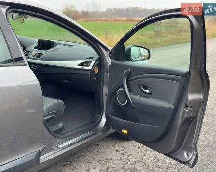 Сірий Рено Меган, об'ємом двигуна 1.46 л та пробігом 270 тис. км за 7800 $, фото 21 на Automoto.ua