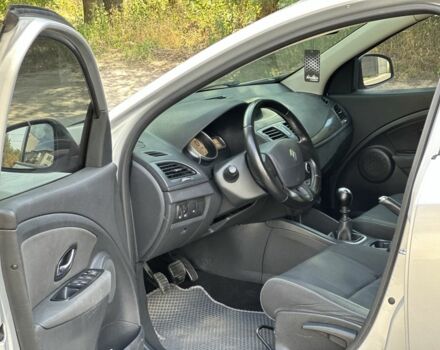 Сірий Рено Меган, об'ємом двигуна 1.5 л та пробігом 280 тис. км за 6800 $, фото 5 на Automoto.ua