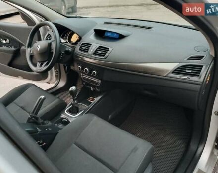 Серый Рено Меган, объемом двигателя 1.5 л и пробегом 273 тыс. км за 6900 $, фото 20 на Automoto.ua