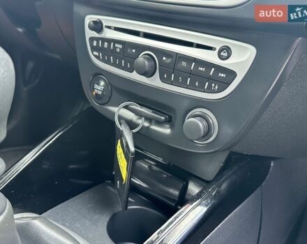 Сірий Рено Меган, об'ємом двигуна 1.6 л та пробігом 175 тис. км за 7950 $, фото 101 на Automoto.ua