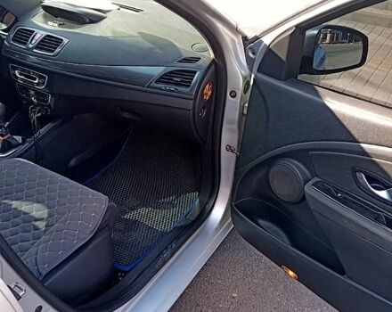 Серый Рено Меган, объемом двигателя 1.5 л и пробегом 22600 тыс. км за 7000 $, фото 3 на Automoto.ua