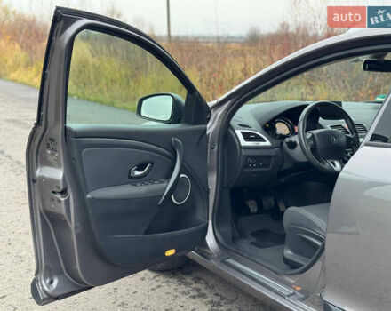 Сірий Рено Меган, об'ємом двигуна 1.46 л та пробігом 270 тис. км за 7800 $, фото 12 на Automoto.ua