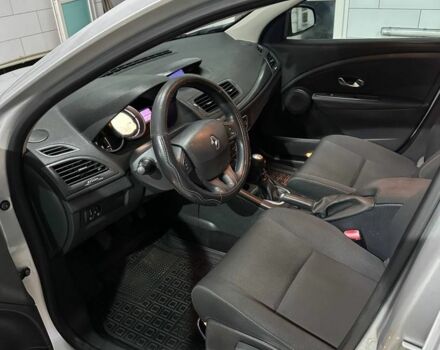 Рено Меган 2011 в Лозовой на Automoto.ua Серый Рено Меган, объемом двигателя 0 л и пробегом 277 тыс. км за 5500 $, фото 5 на Automoto.ua