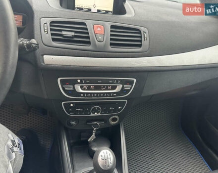 Сірий Рено Меган, об'ємом двигуна 1.87 л та пробігом 200 тис. км за 7700 $, фото 41 на Automoto.ua