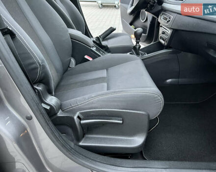 Серый Рено Меган, объемом двигателя 1.46 л и пробегом 220 тыс. км за 7900 $, фото 32 на Automoto.ua