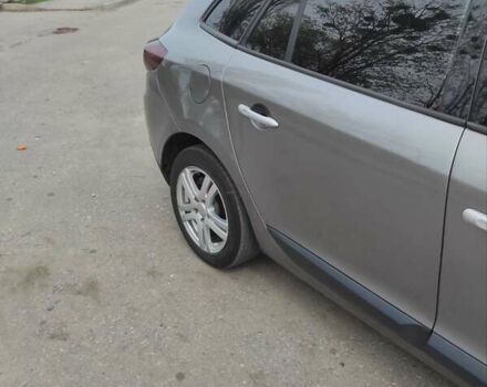 Серый Рено Меган, объемом двигателя 1.5 л и пробегом 299 тыс. км за 8000 $, фото 4 на Automoto.ua