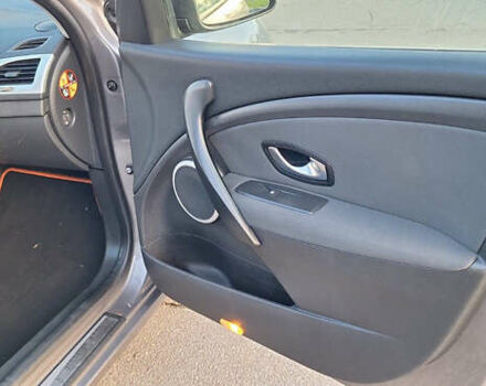 Серый Рено Меган, объемом двигателя 1.6 л и пробегом 210 тыс. км за 7550 $, фото 18 на Automoto.ua