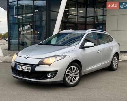 Рено Меган 2012 в Киеве на Automoto.ua Серый Рено Меган, объемом двигателя 1.5 л и пробегом 321 тыс. км за 7550 $, фото 6 на Automoto.ua
