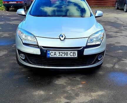 Рено Меган 2012 в Умани на Automoto.ua Серый Рено Меган, объемом двигателя 1.5 л и пробегом 246 тыс. км за 7800 $, фото 5 на Automoto.ua