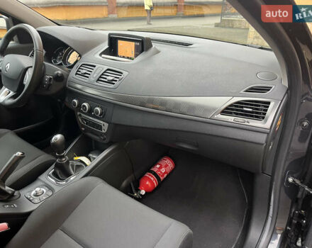 Серый Рено Меган, объемом двигателя 1.5 л и пробегом 210 тыс. км за 8300 $, фото 33 на Automoto.ua