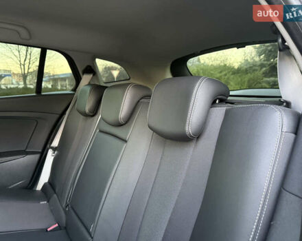 Сірий Рено Меган, об'ємом двигуна 1.46 л та пробігом 275 тис. км за 9350 $, фото 46 на Automoto.ua