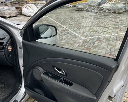 Серый Рено Меган, объемом двигателя 1.46 л и пробегом 239 тыс. км за 5300 $, фото 15 на Automoto.ua