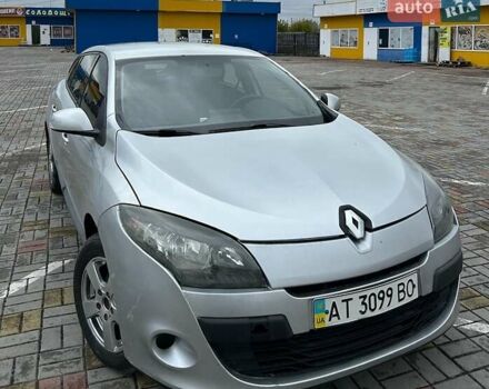 Серый Рено Меган, объемом двигателя 1.46 л и пробегом 239 тыс. км за 5300 $, фото 2 на Automoto.ua