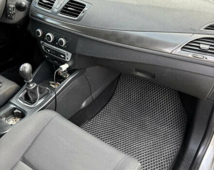 Серый Рено Меган, объемом двигателя 1.46 л и пробегом 298 тыс. км за 7500 $, фото 11 на Automoto.ua