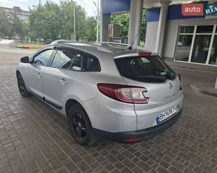 Рено Меган 2012 у Миколаєві на Automoto.ua Сірий Рено Меган, об'ємом двигуна 1.46 л та пробігом 323 тис. км за 7599 $, фото 10 на Automoto.ua