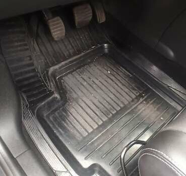 Сірий Рено Меган, об'ємом двигуна 1.46 л та пробігом 325 тис. км за 8700 $, фото 24 на Automoto.ua