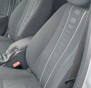 Рено Меган 2012 в Киеве на Automoto.ua Серый Рено Меган, объемом двигателя 1.46 л и пробегом 260 тыс. км за 8800 $, фото 12 на Automoto.ua