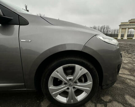 Серый Рено Меган, объемом двигателя 1.5 л и пробегом 229 тыс. км за 9200 $, фото 3 на Automoto.ua