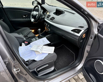 Серый Рено Меган, объемом двигателя 1.6 л и пробегом 176 тыс. км за 9200 $, фото 28 на Automoto.ua