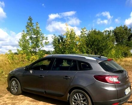 Рено Меган 2012 у Лубнах на Automoto.ua Сірий Рено Меган, об'ємом двигуна 1.5 л та пробігом 289 тис. км за 7800 $, фото 2 на Automoto.ua