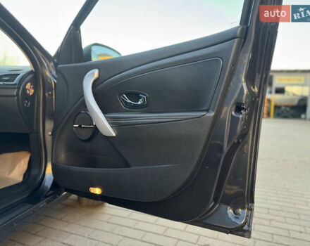 Серый Рено Меган, объемом двигателя 1.5 л и пробегом 211 тыс. км за 8800 $, фото 31 на Automoto.ua