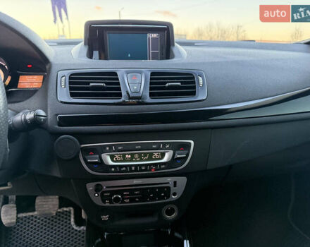 Сірий Рено Меган, об'ємом двигуна 1.46 л та пробігом 275 тис. км за 9350 $, фото 56 на Automoto.ua