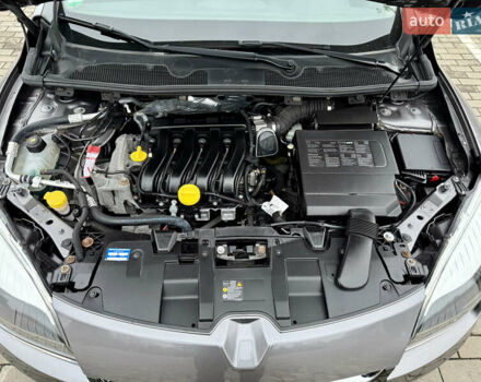 Серый Рено Меган, объемом двигателя 1.6 л и пробегом 176 тыс. км за 9200 $, фото 16 на Automoto.ua