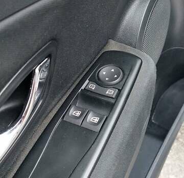 Рено Меган 2012 в Киеве на Automoto.ua Серый Рено Меган, объемом двигателя 1.46 л и пробегом 260 тыс. км за 8800 $, фото 11 на Automoto.ua